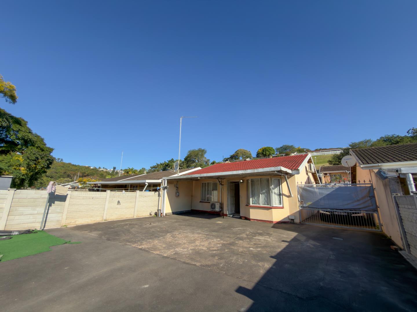 2 Bedroom Townhouse for Sale in Sherwood, Durban - KwaZulu Natal