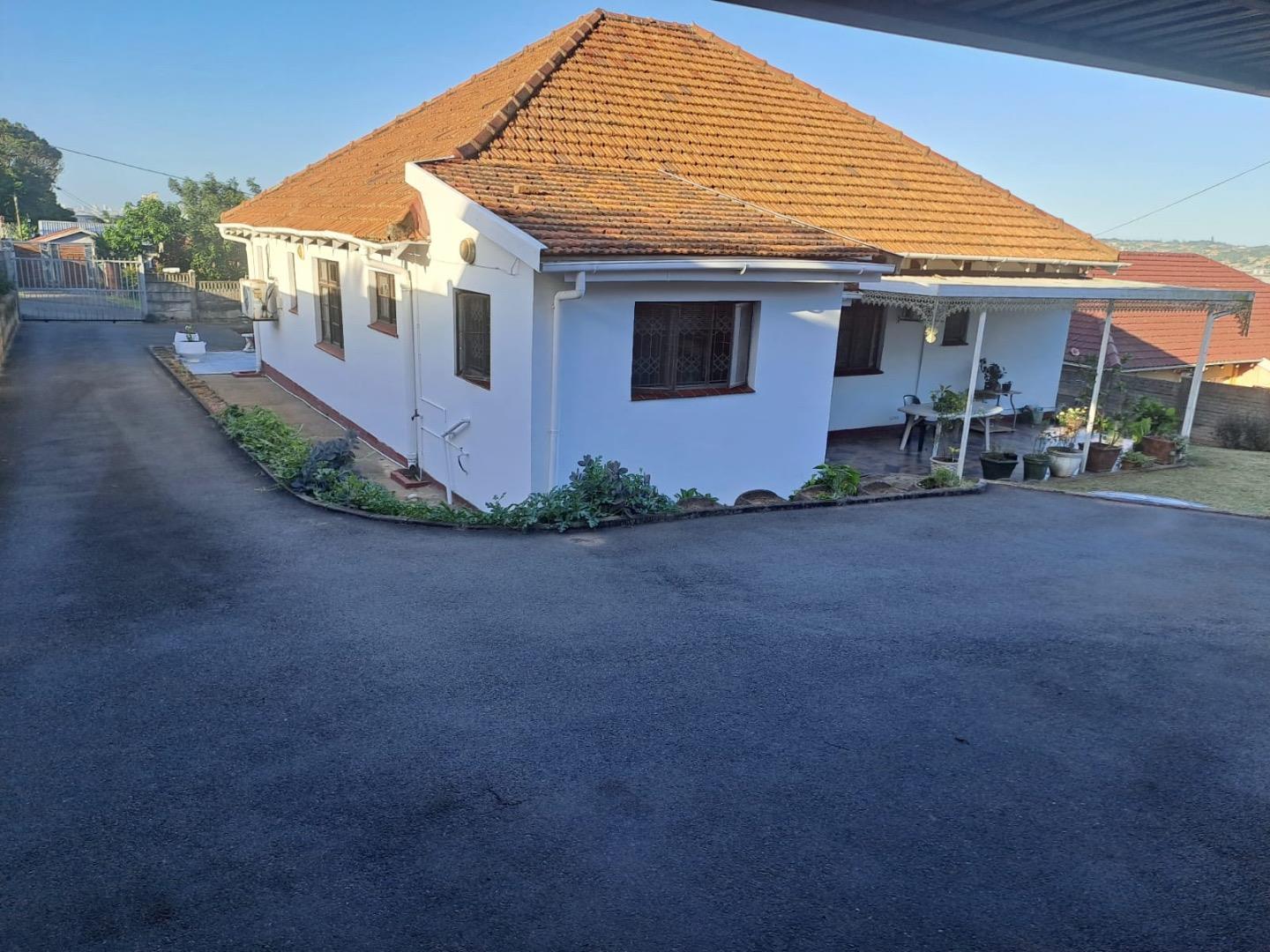 3 Bedroom House for Sale in Montclair, Durban - KwaZulu Natal