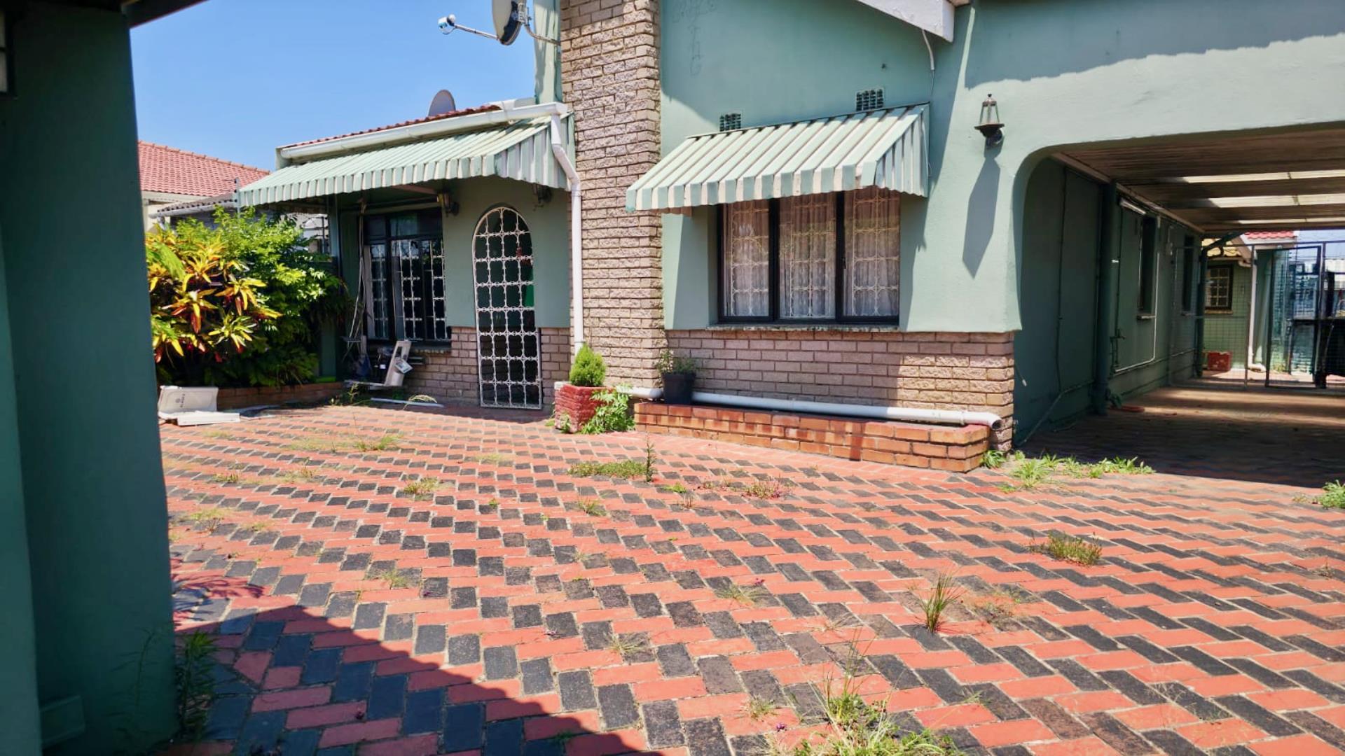 3 Bedroom House for Sale in Northcroft, Phoenix - KwaZulu Natal