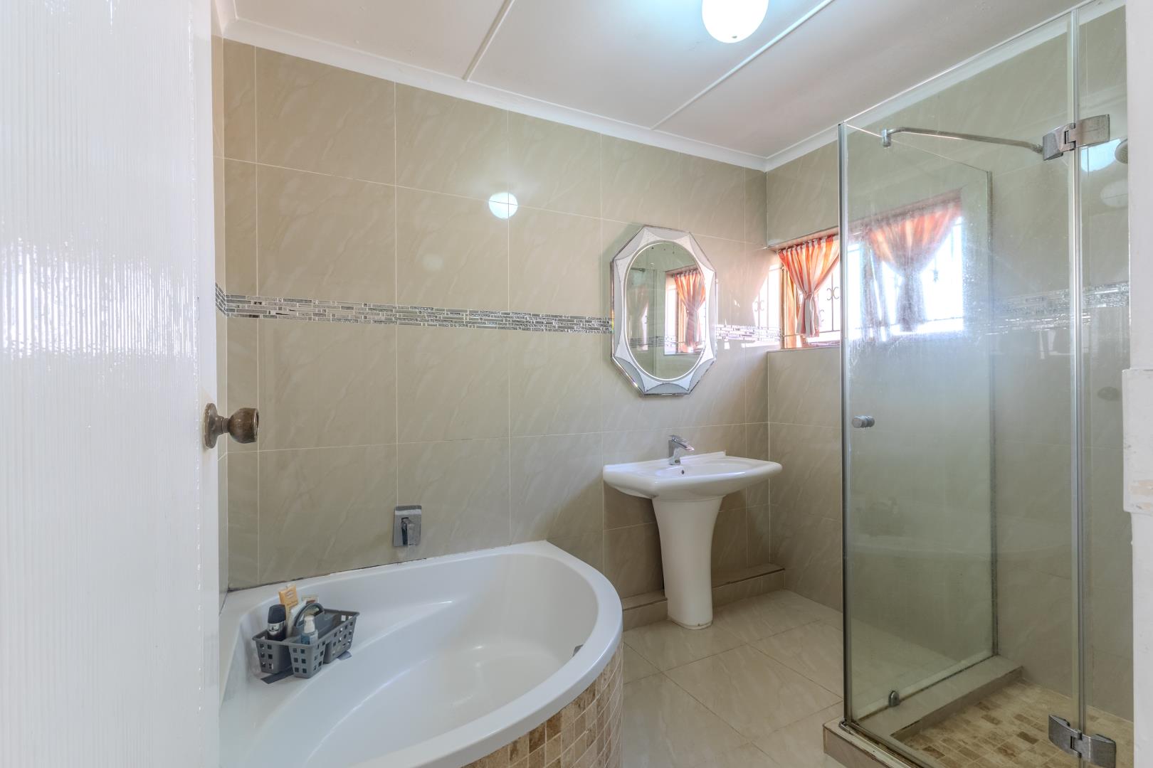763745_IMG_0517-HDR.jpg