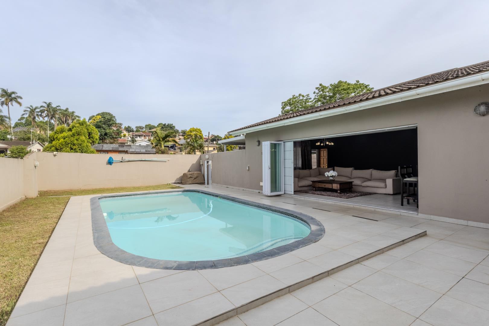 6 Bedroom House for Sale in Escombe, Queensburgh - KwaZulu Natal