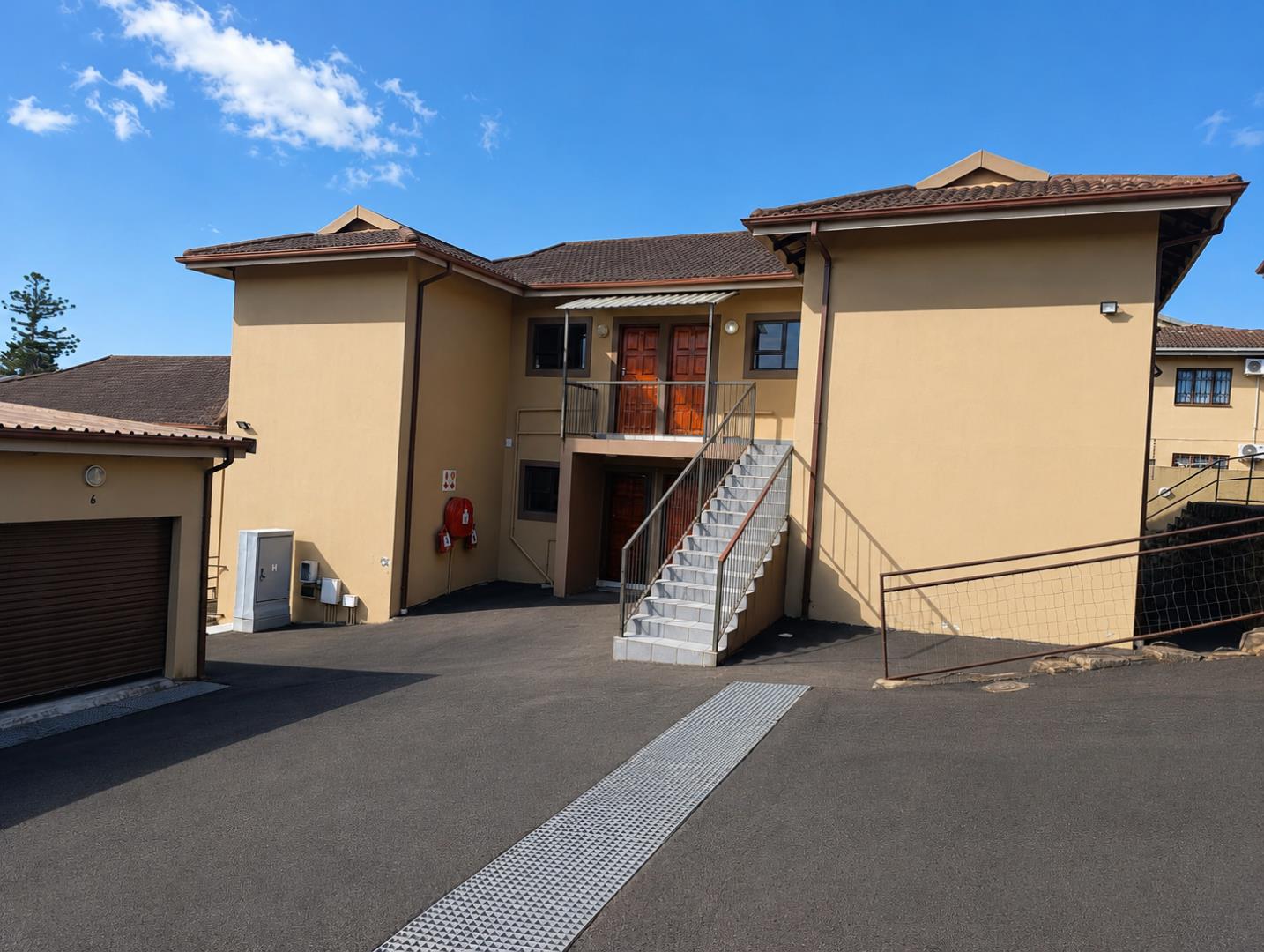 3 Bedroom Apartment for Sale in Shulton Park, Kingsburgh - KwaZulu Natal